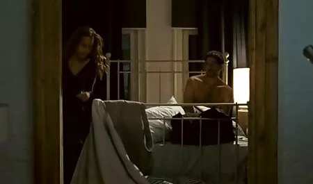 Tanara Rusoaica care nu se supara imbratiseaza iubitul fete sexi live ei cu pete strâmte care