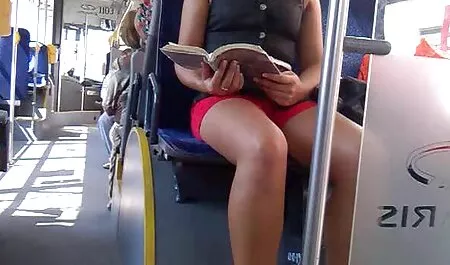 Nu e de mirare că oprno xxx lingi anusul fetei