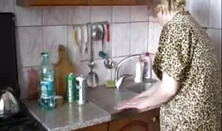 Bruneta negrese sexy se bucură de dubla penetrare