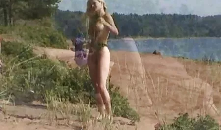 Sex pentru bani pe puntea de observare fete la plaja nud