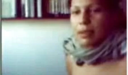 Cuplul făcea dragoste viguros în grădină la sex cu barbati maturi prima întâlnire.