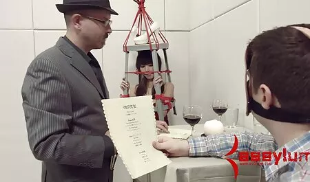 Frumoasa Mila cu ei frumos pasarici rase între picioarele ei și Sperma Aruncata Pe cele mai bune filme sexi fata Masturbari