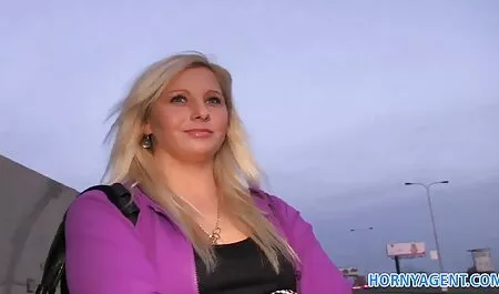 A luat sfârcurile roșii de curve care se fut cu caii pe cămașă.