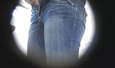 Fute o tipa sex oral pasional pe strada