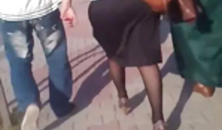 Fără rușine a fost de acord să filme gratis sexi se culce în fața camerei