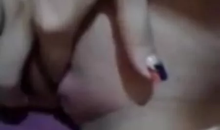 La următoarea petrecere a burlacilor a xxx araboaice criticat o tânără brunetă cu o mărturie