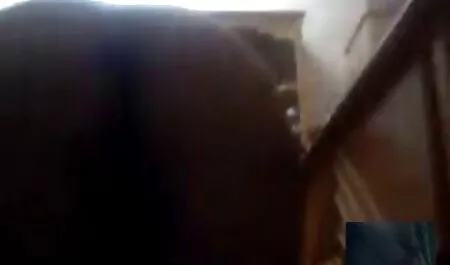 Tanara Matura Se joaca si face fete sexi live futai cu un tanar chipes