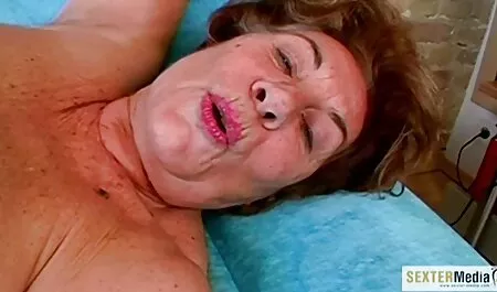 Blonda puternica a ajuns sex cu femei slabe sub omul crud