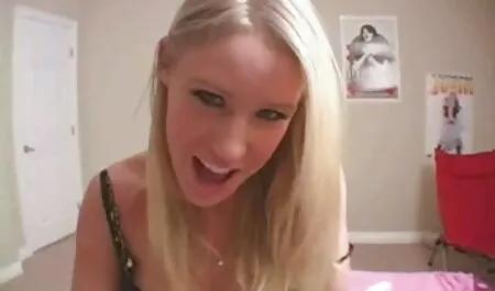Sex cu doua fete mama face sex cu băiatul ei
