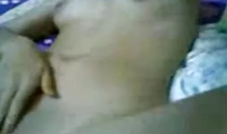 Acest tip își înșeală Prietena cu un tatuaj blond slab. filme sexi online gratis