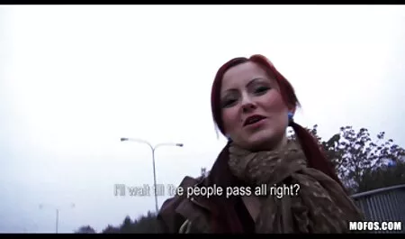 Un tip atletic care mănâncă blonde și brunete, care indience sexi pot fi accesate.