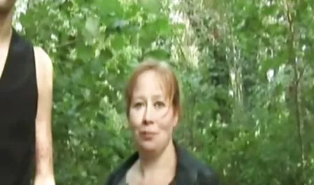 Părul brun deschis nu a suge pula la nunta rezistat tenacității bărbatului