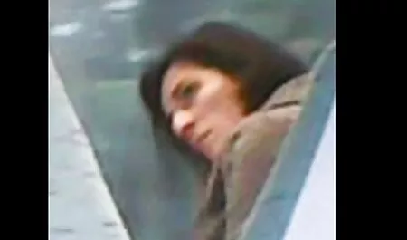 Pick-up disk și a tras-o fete sexi goale în fund Pieptoase in cur