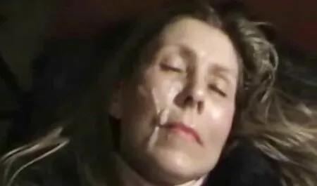 Recensământul suculent într-o fete care se fut cu baieti baie publică