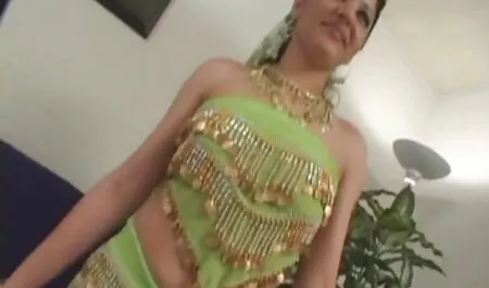 Ladyboy cu frumoasa xxx dublu manca o Blonda Slabanoaga