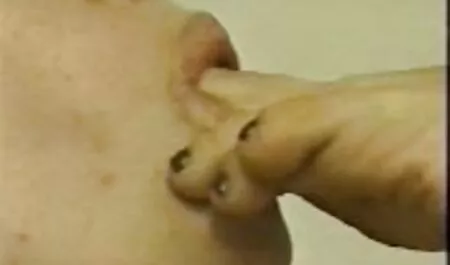 Rușii au sexibraileanca futut o curvă frumoasă în trei găuri și au mâncat în gură.
