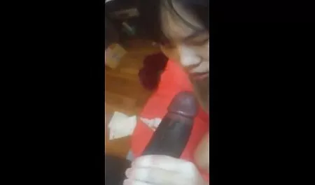 Obraznic lesbiene de lux cu limba sub masă de filme cu dragoste si sex bucătărie în 69 prezintă.