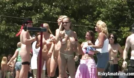 Un agent ia o actriță porno începător masturbari fete pe drum.