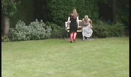 Lesbiene dubla penetrare anala bag mai multe jucării sexuale în fund
