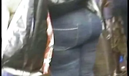 Sexul sex cu femei urate cu râsul este frumos și subțire