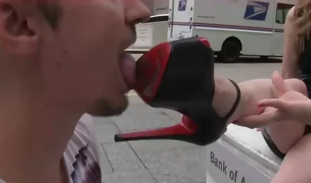 Molly suge pule mici pentru fratele grase bune de pula vitreg si se fute